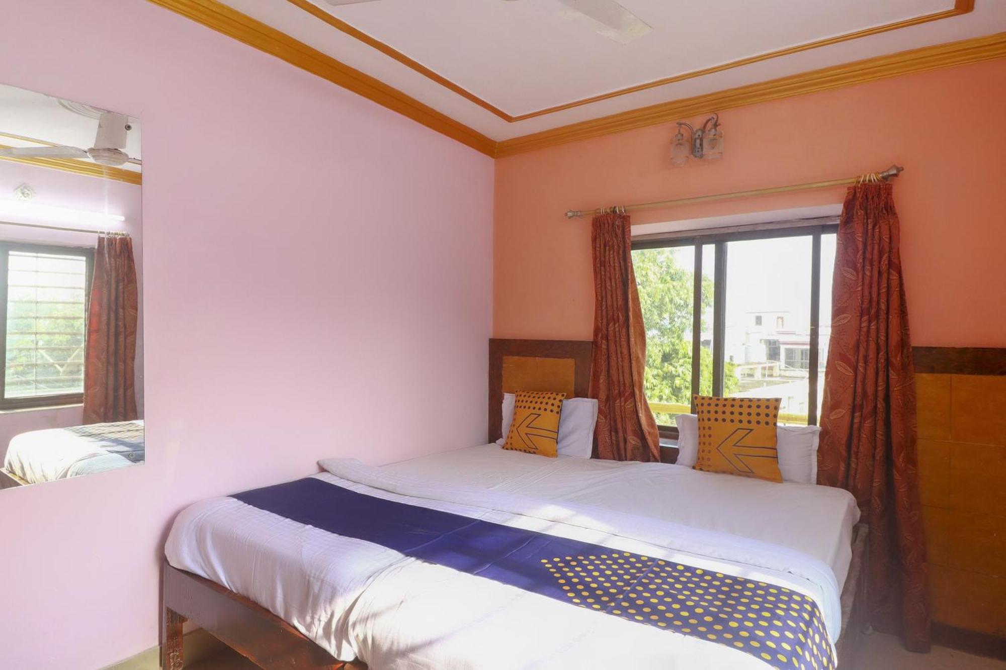 Spot On 75963 Hotel Prince Bodh Gaya Esterno foto